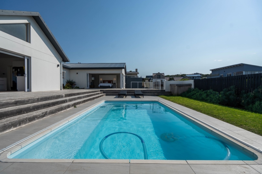 4 Bedroom Property for Sale in West Beach Eastern Cape